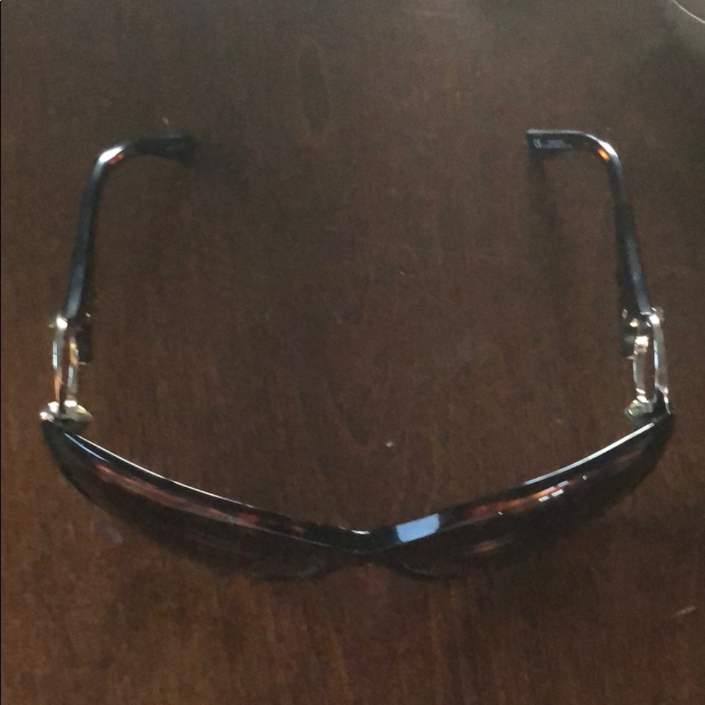 Gucci sunglasses. - Picture 4 of 7